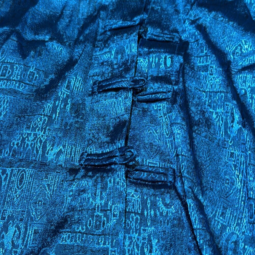 oriental cut silk top with frog closures